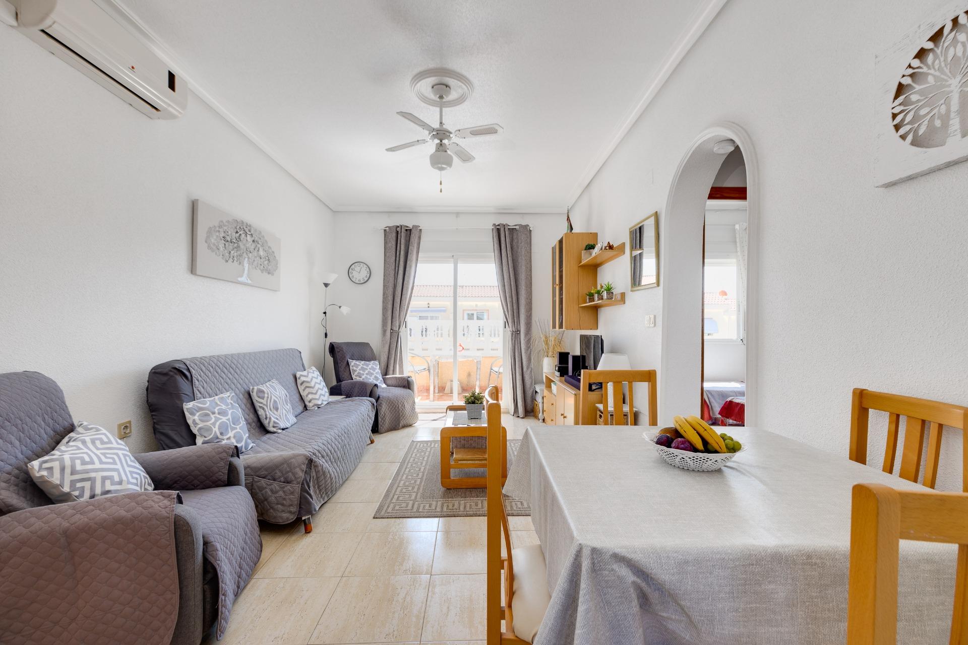 Garden in bungalow for sale in Torrevieja