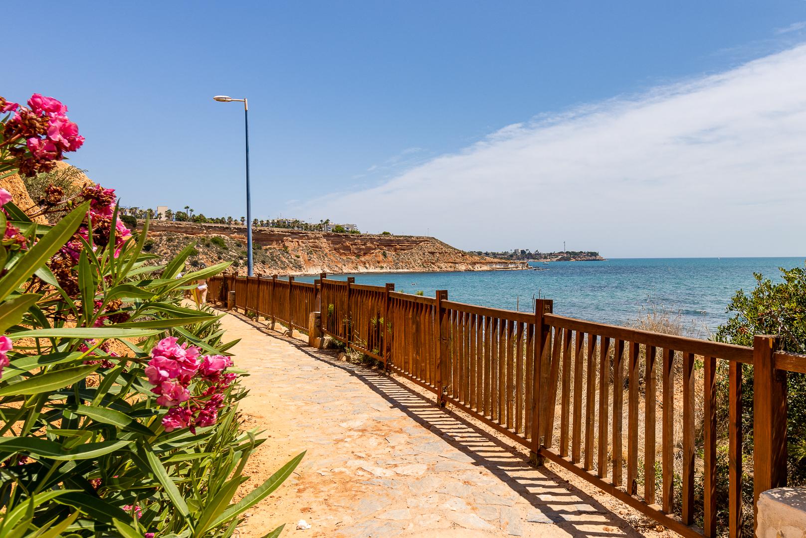 Dining area in penthouse for sale in Orihuela Costa