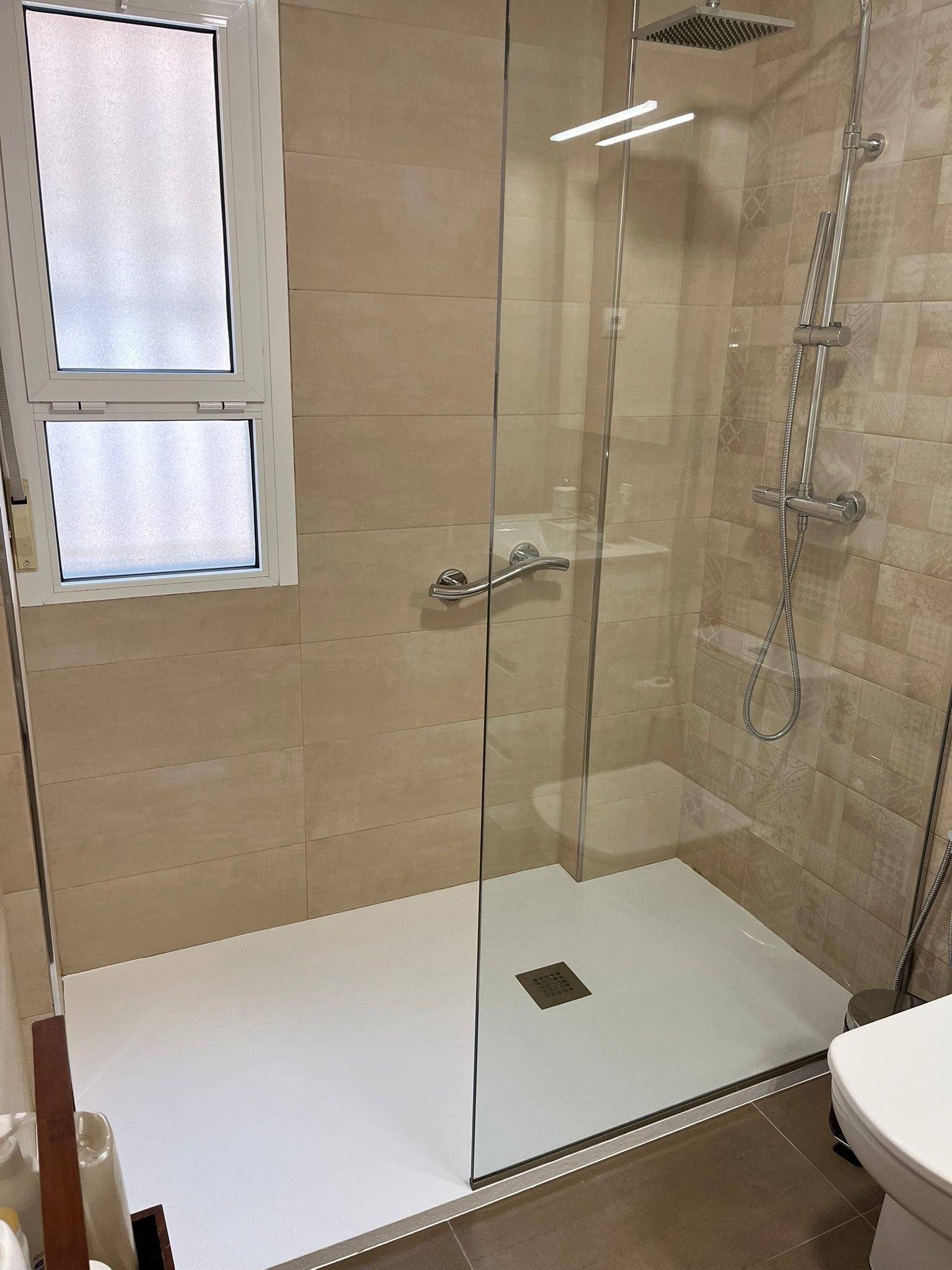 Pool area in apartment for sale in Los Alcazares