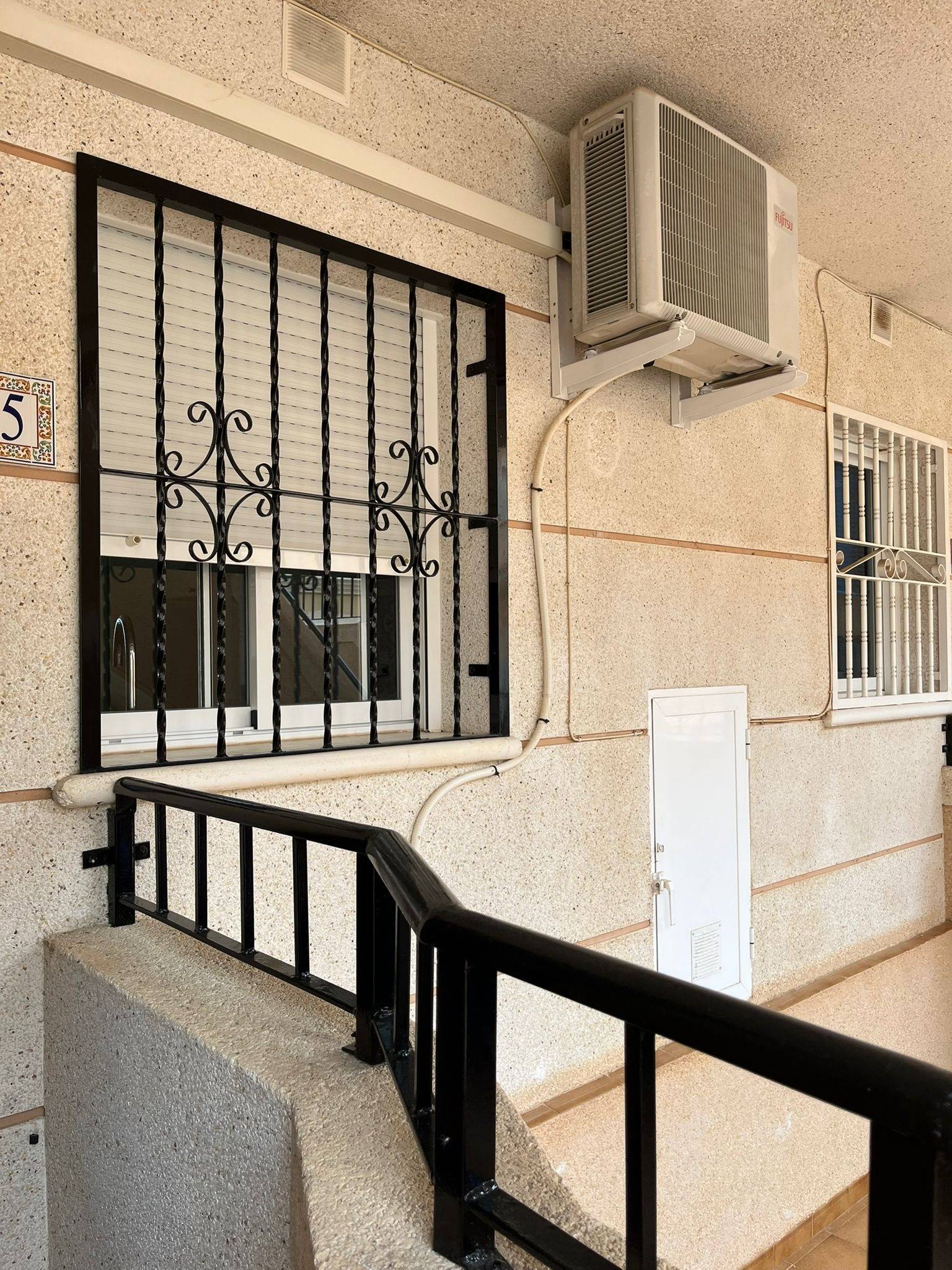 Kitchen in apartment for sale in Los Alcazares
