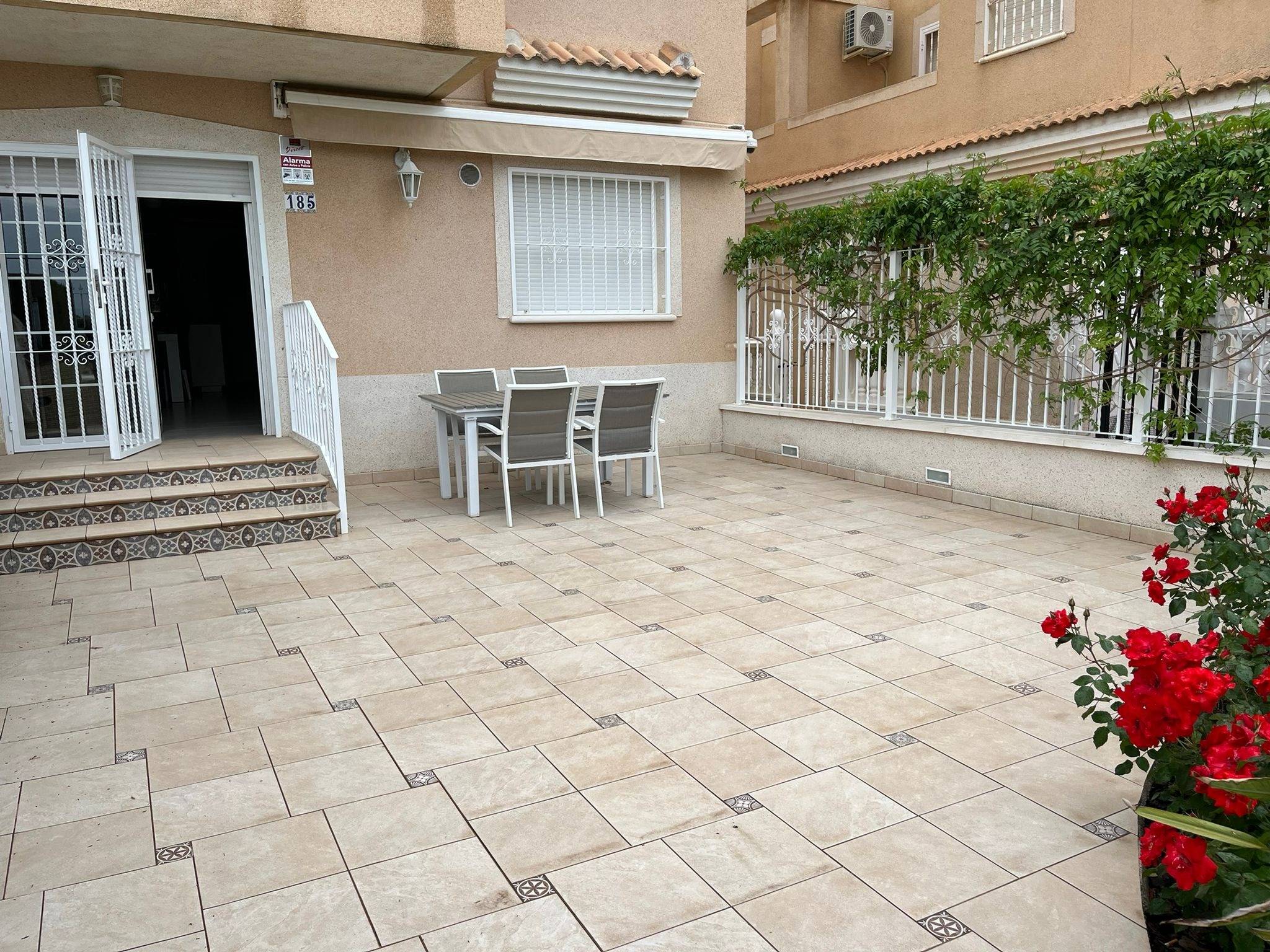 Garden in apartment for sale in Los Alcazares