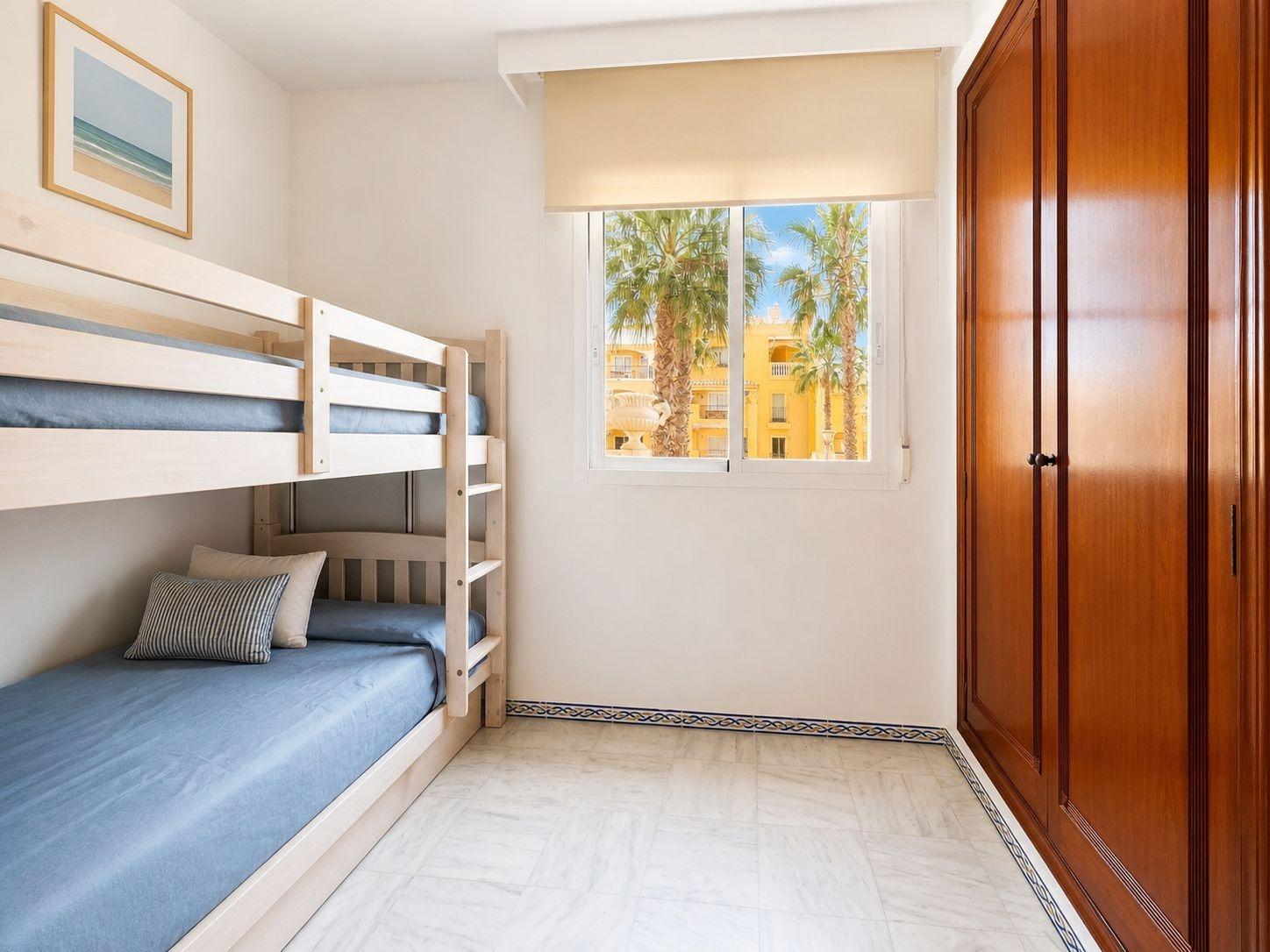 Bedroom in apartment for sale in Torrevieja