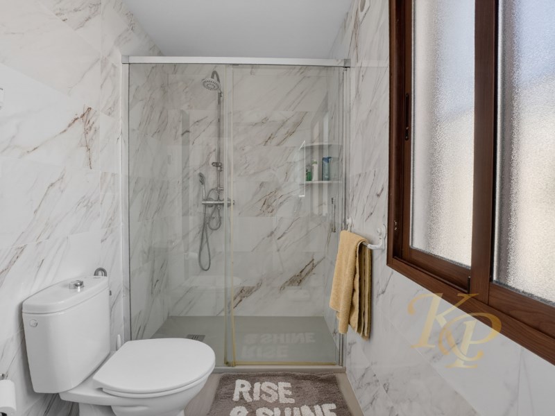 Master bedroom in villa for sale in Torrevieja