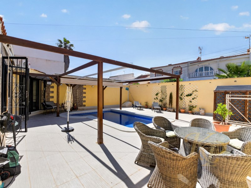 Vila Exclusiva com Ambiente de Resort em Torrevieja