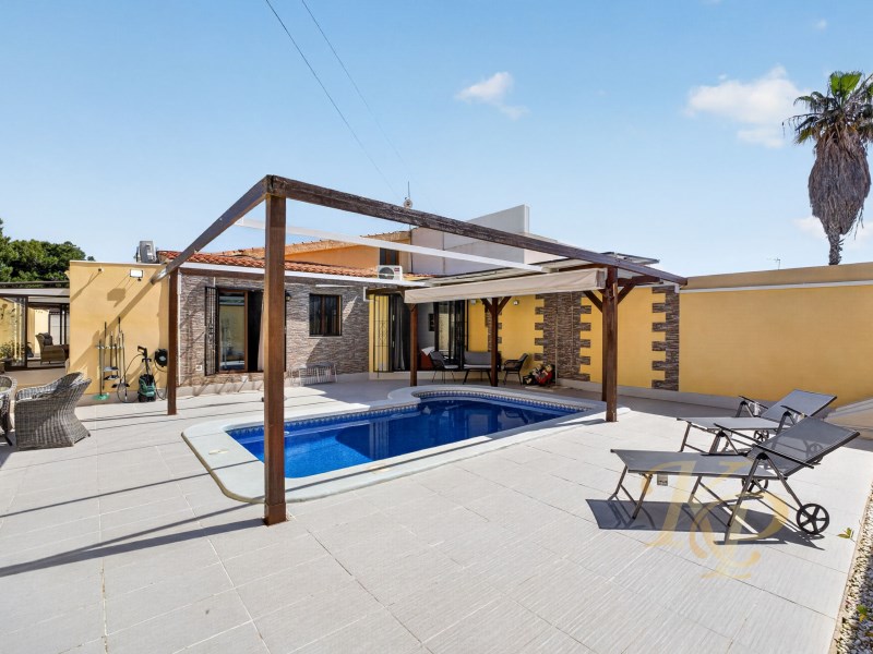 Vila Exclusiva com Ambiente de Resort em Torrevieja