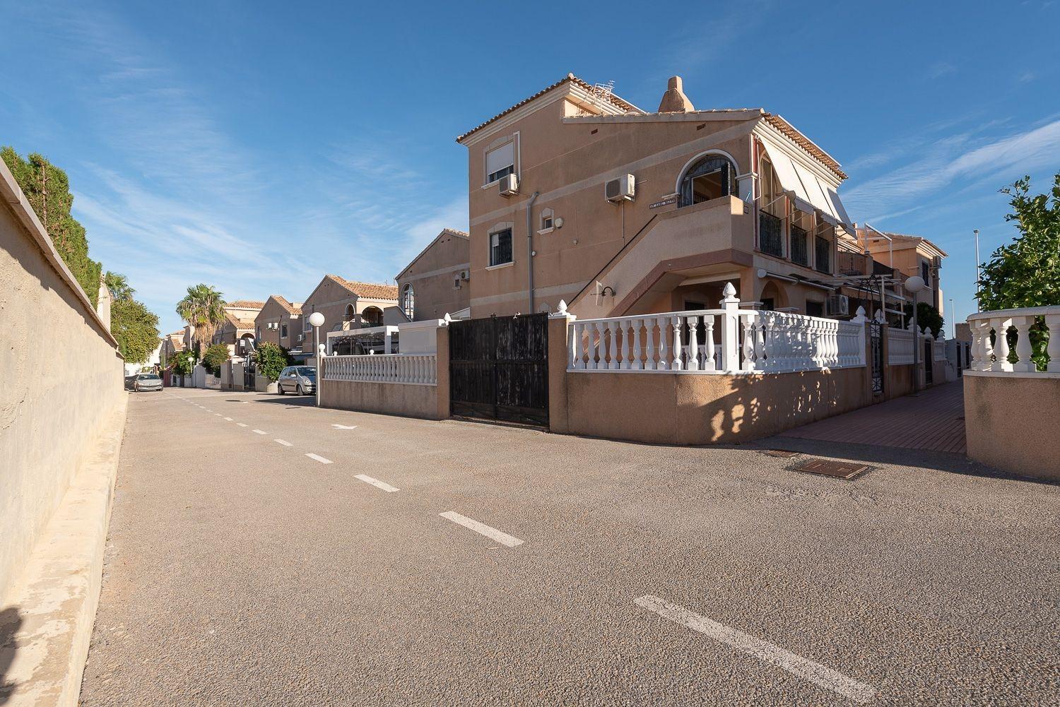 Living room in bungalow for sale in Orihuela Costa