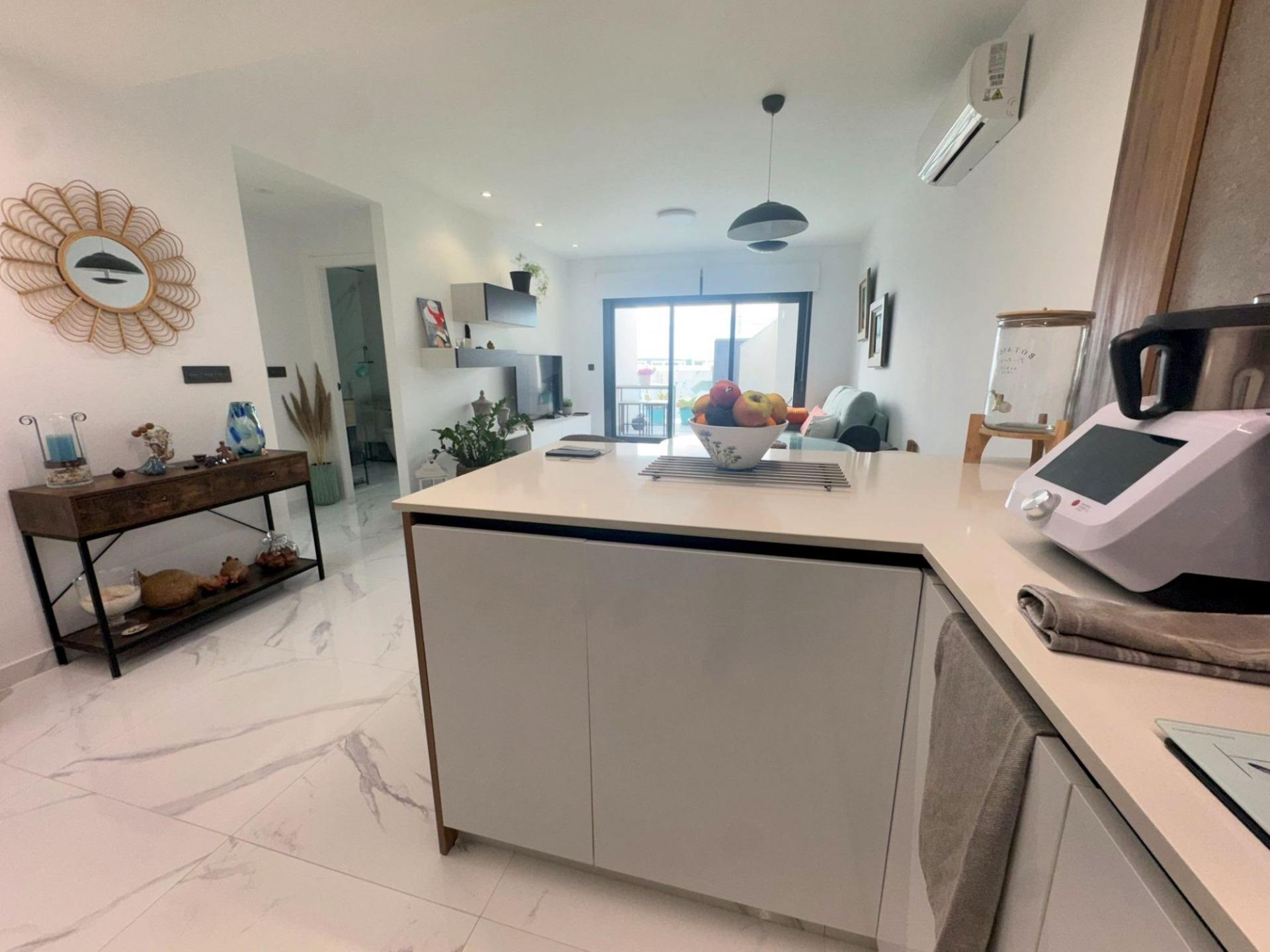 Dining area in bungalow for sale in Guardamar del Segura