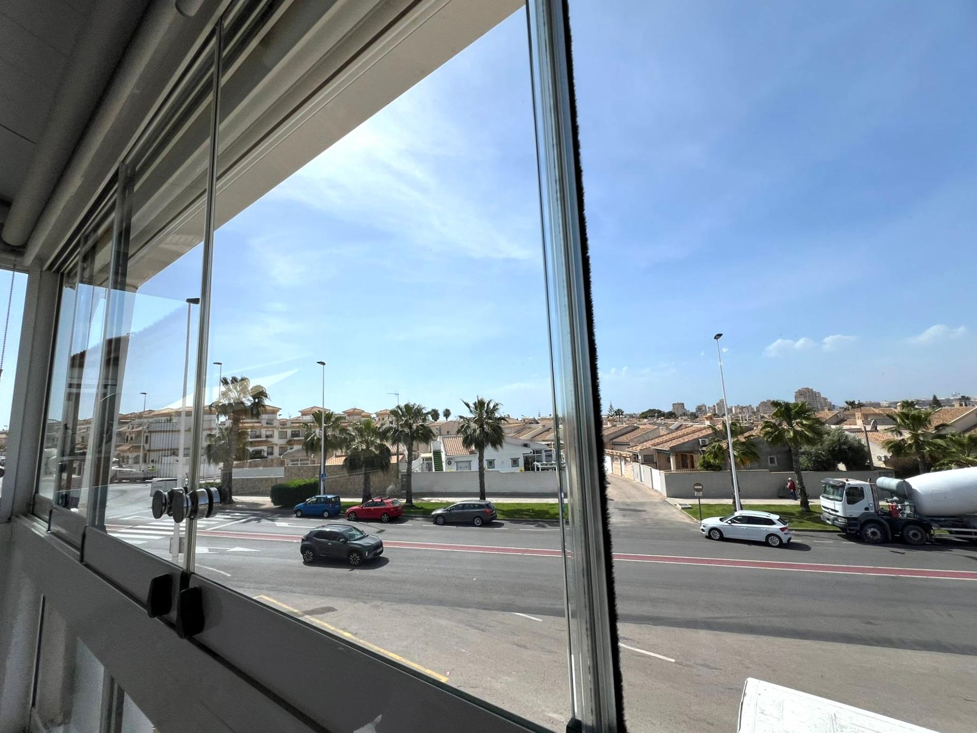 Terrace in bungalow for sale in Torrevieja