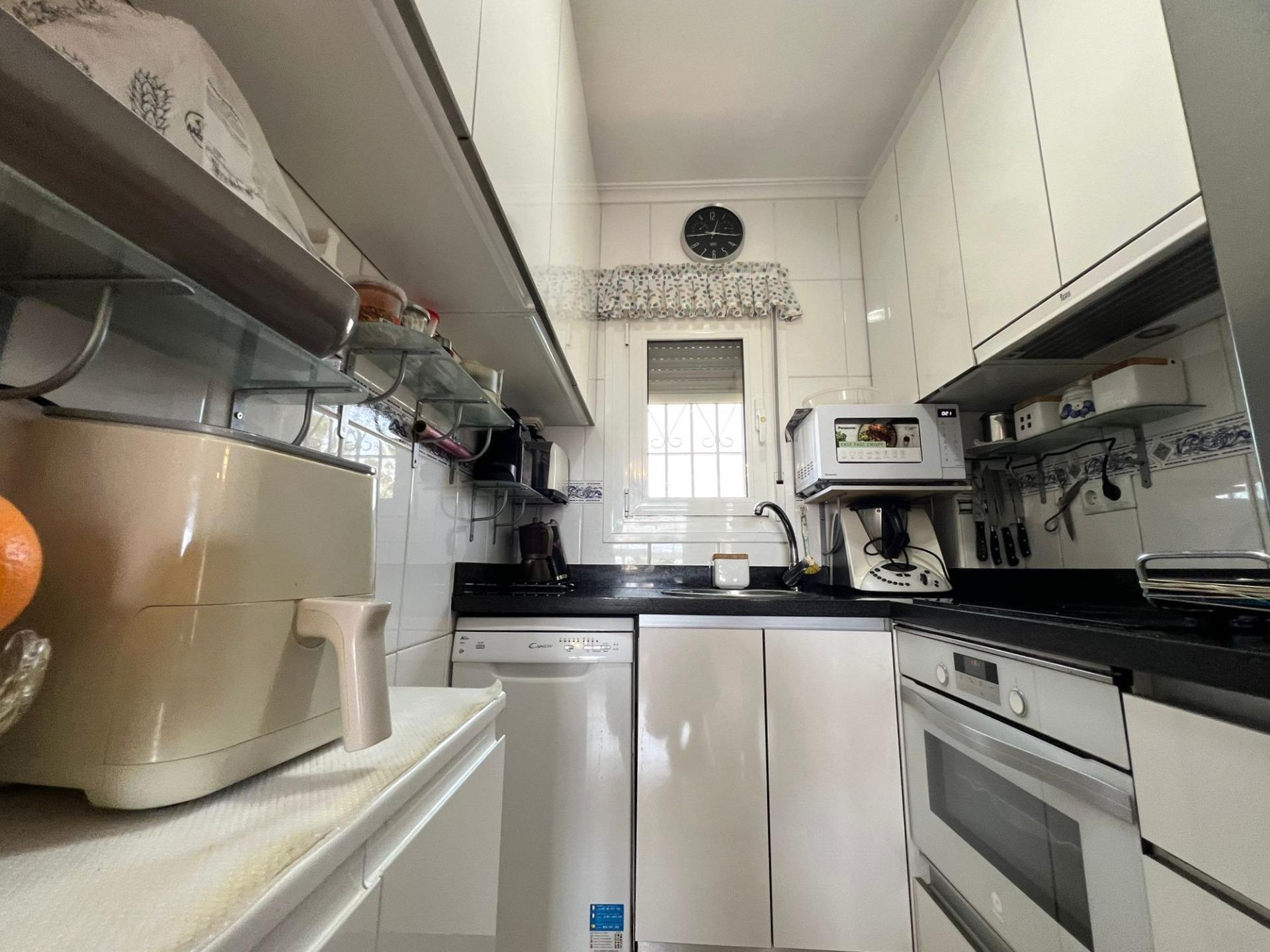 Terrace in bungalow for sale in Torrevieja
