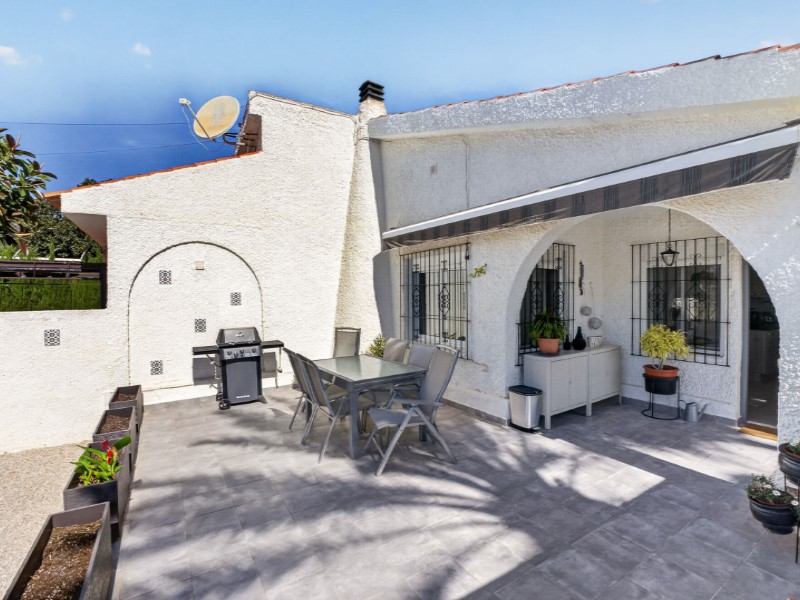 Terrace in villa for sale in Torrevieja
