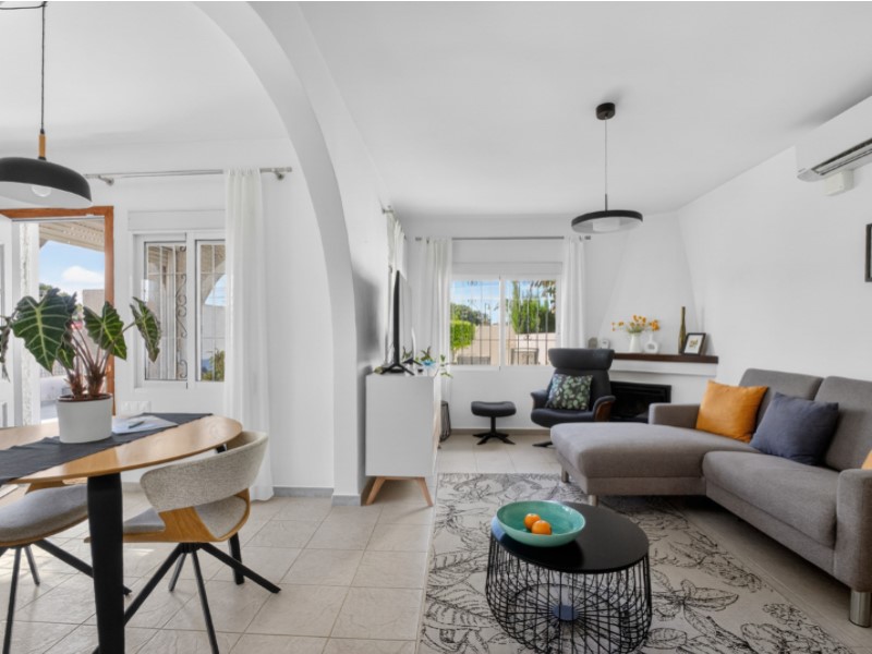 Bedroom in villa for sale in Torrevieja