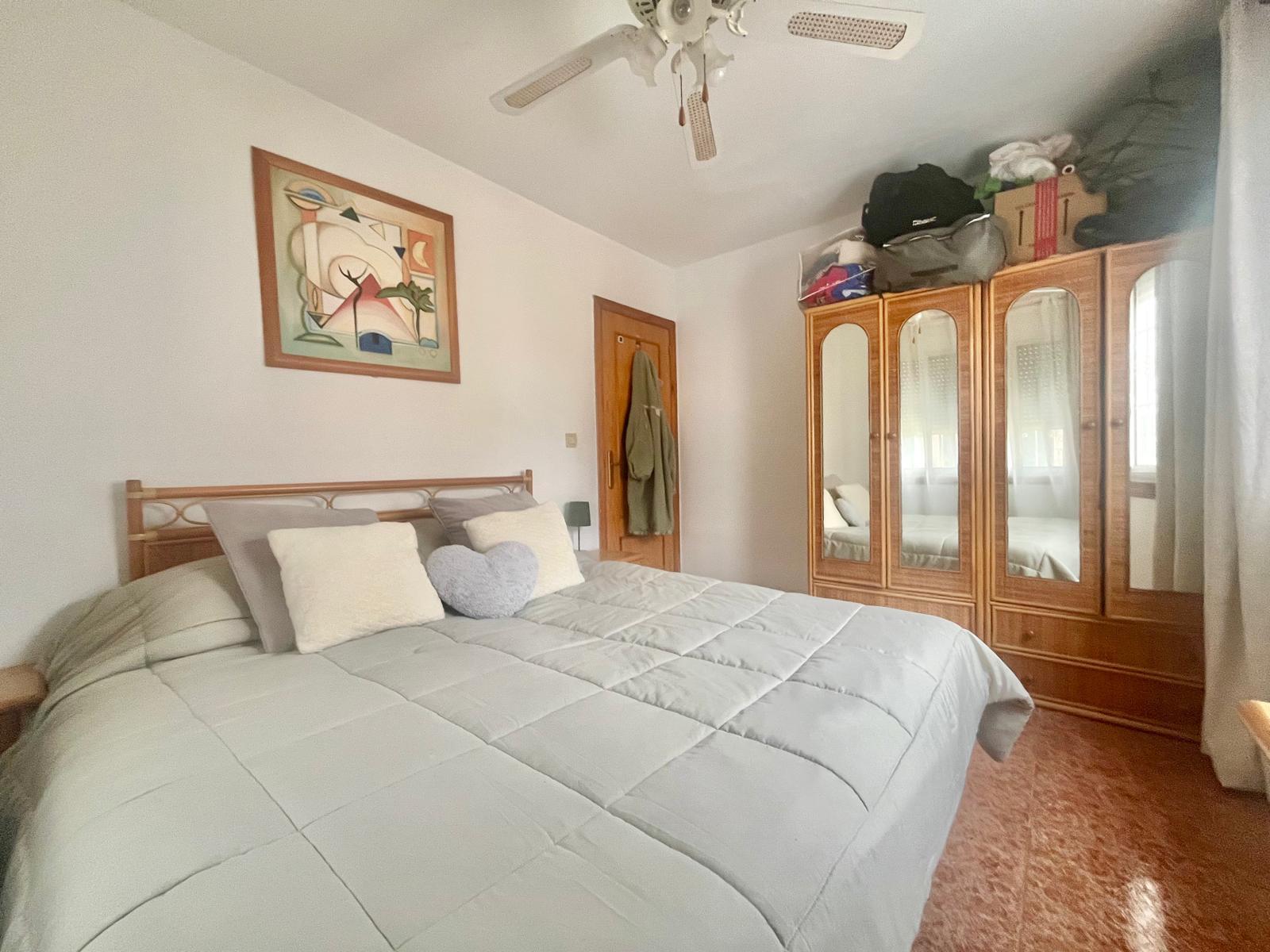 Bedroom in bungalow for sale in Torrevieja
