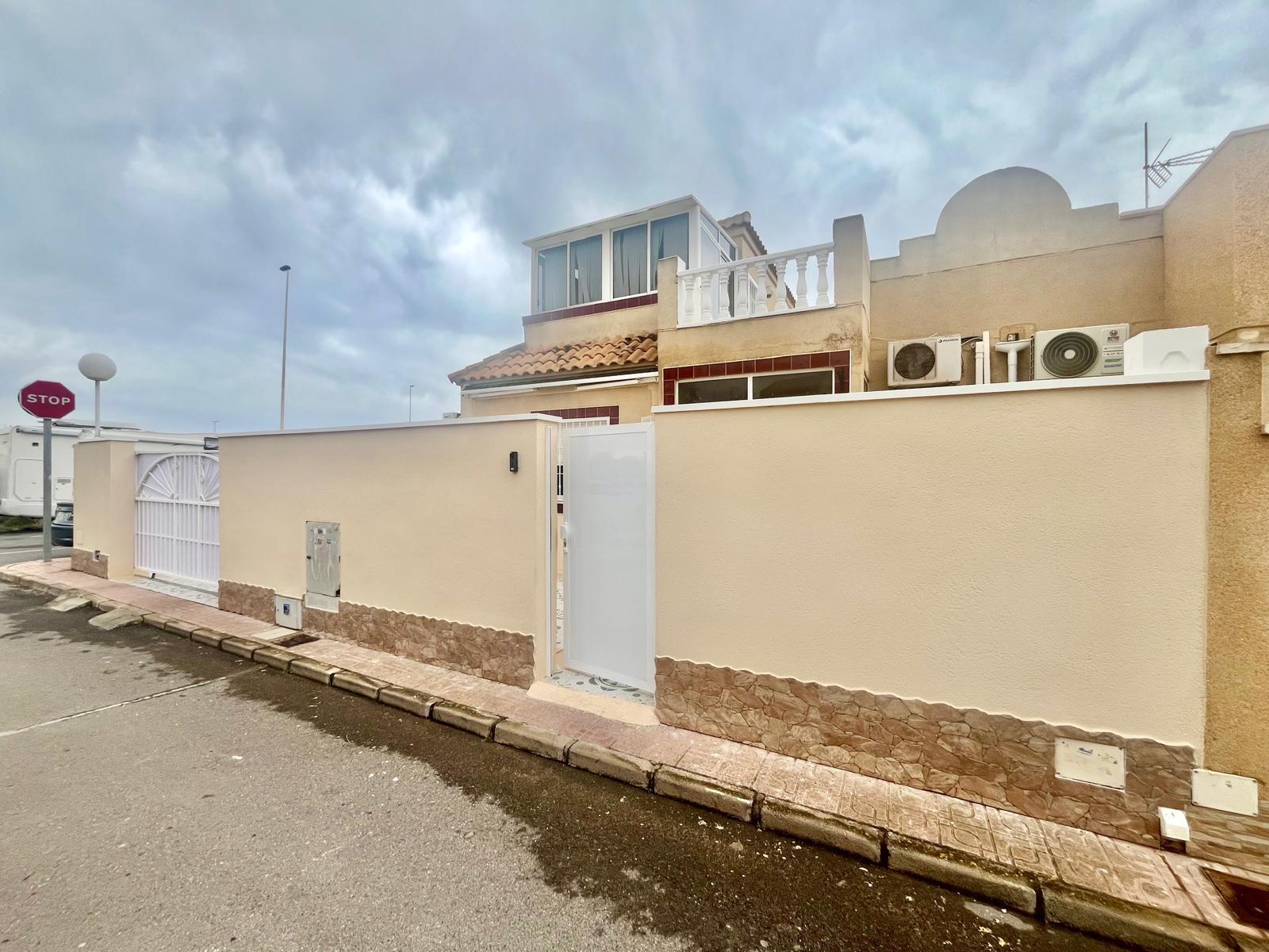 Bedroom in bungalow for sale in Torrevieja