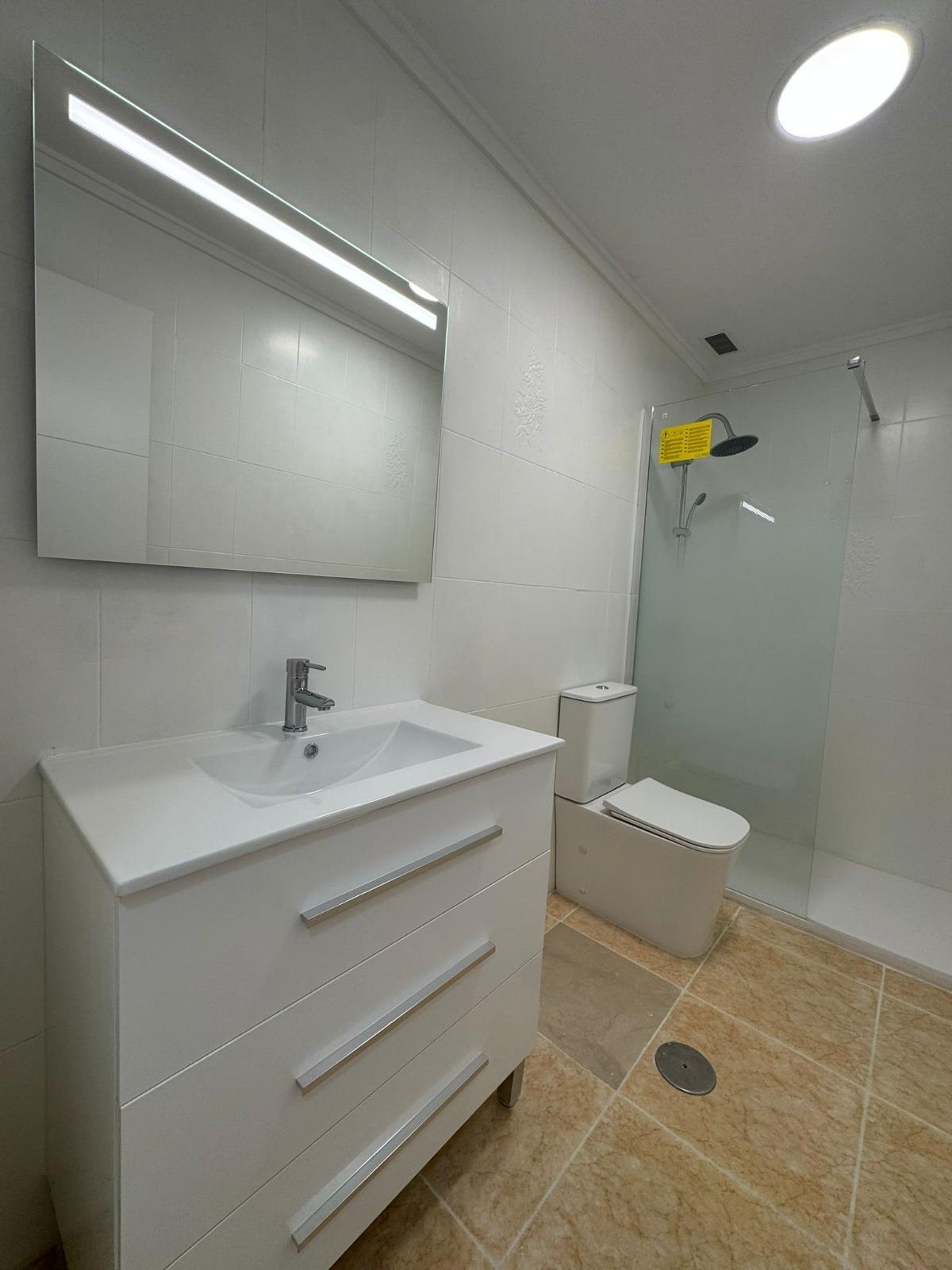 This is an excellent opportunity to purchase an elegant, fully renovated property situated just 450 metres from the renowned Playa del Cura, one of the most sought-after and highly regarded areas of Torrevieja