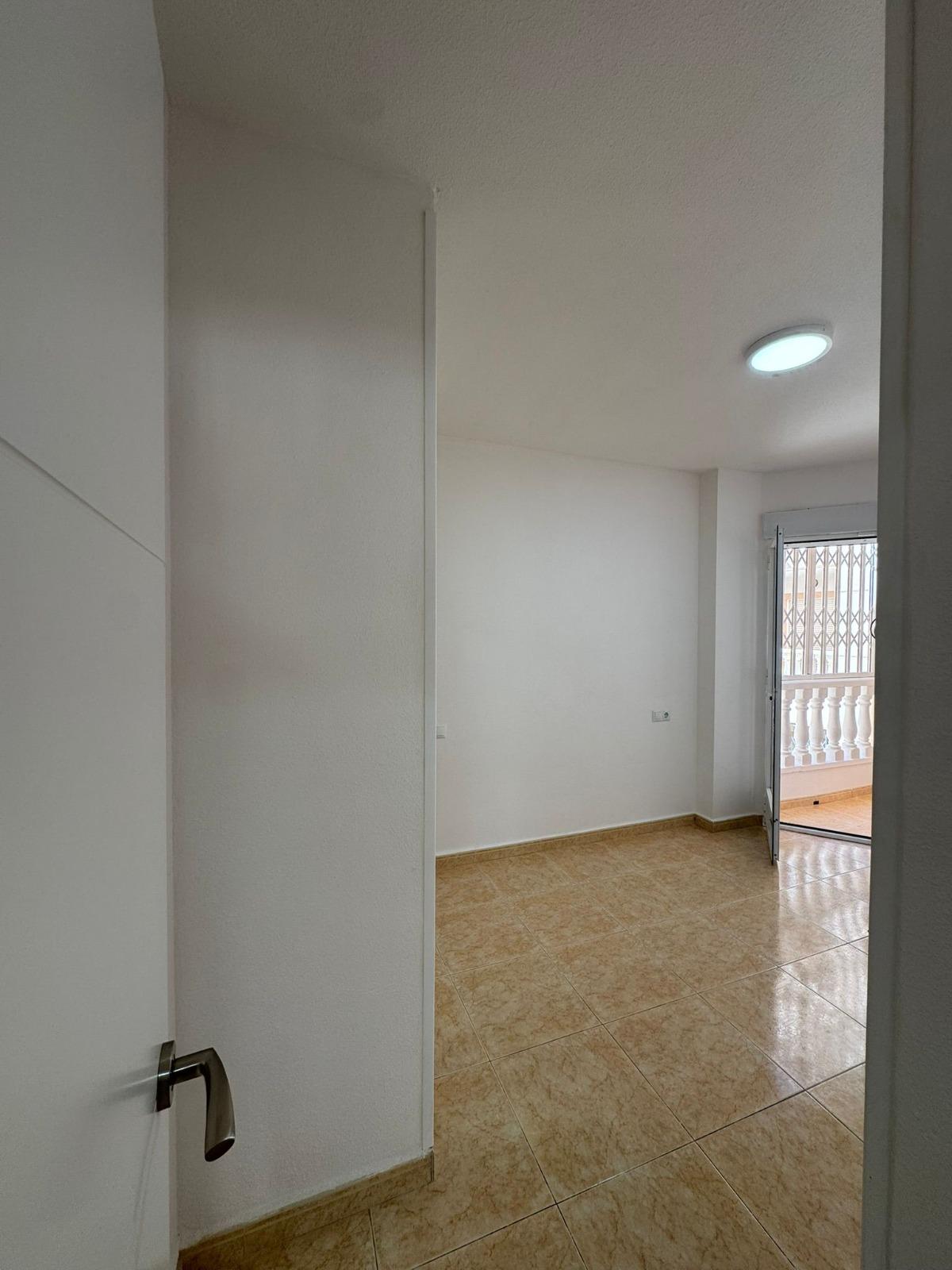 This is an excellent opportunity to purchase an elegant, fully renovated property situated just 450 metres from the renowned Playa del Cura, one of the most sought-after and highly regarded areas of Torrevieja
