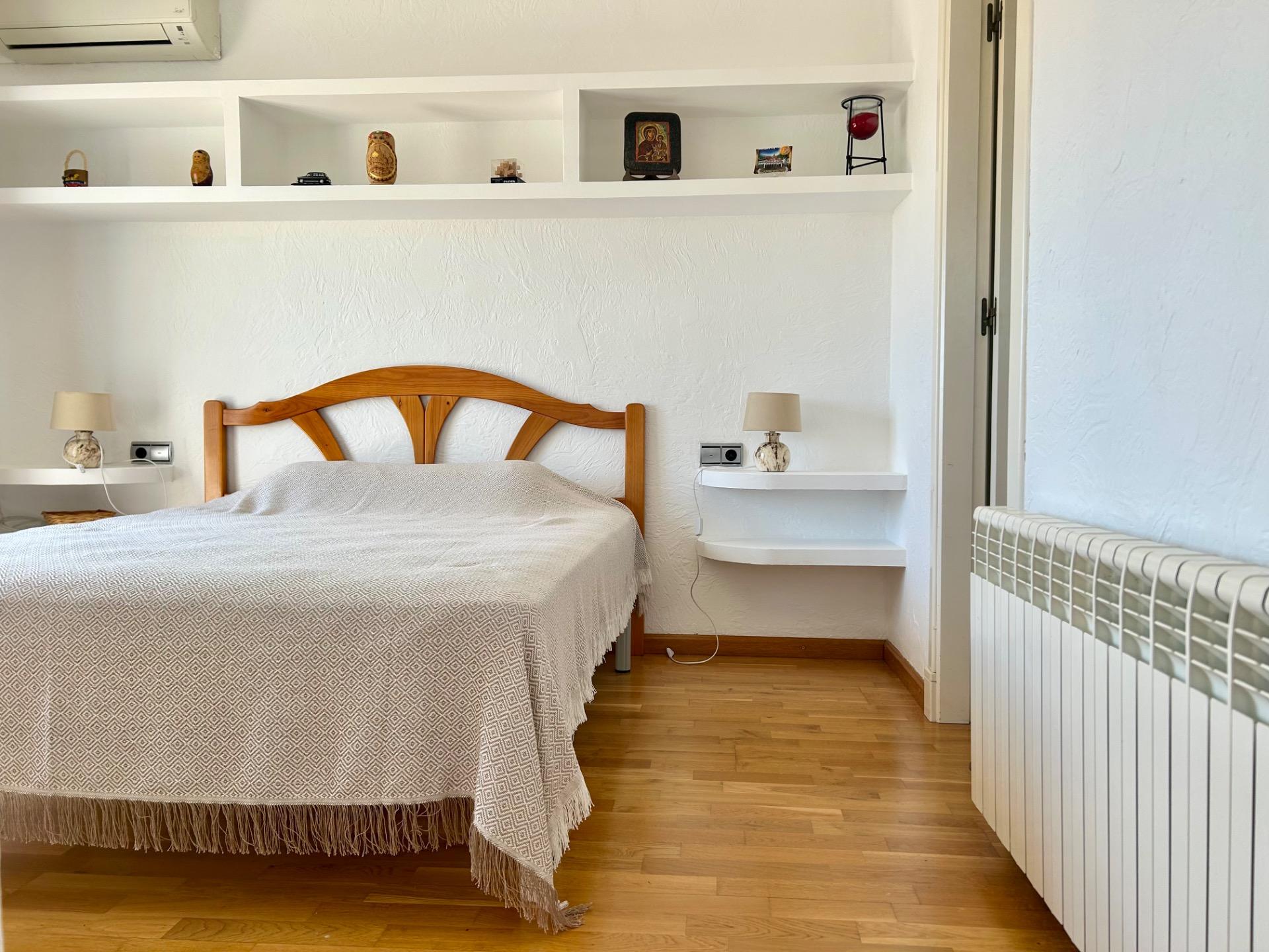 Master bedroom in villa for sale in Torrevieja