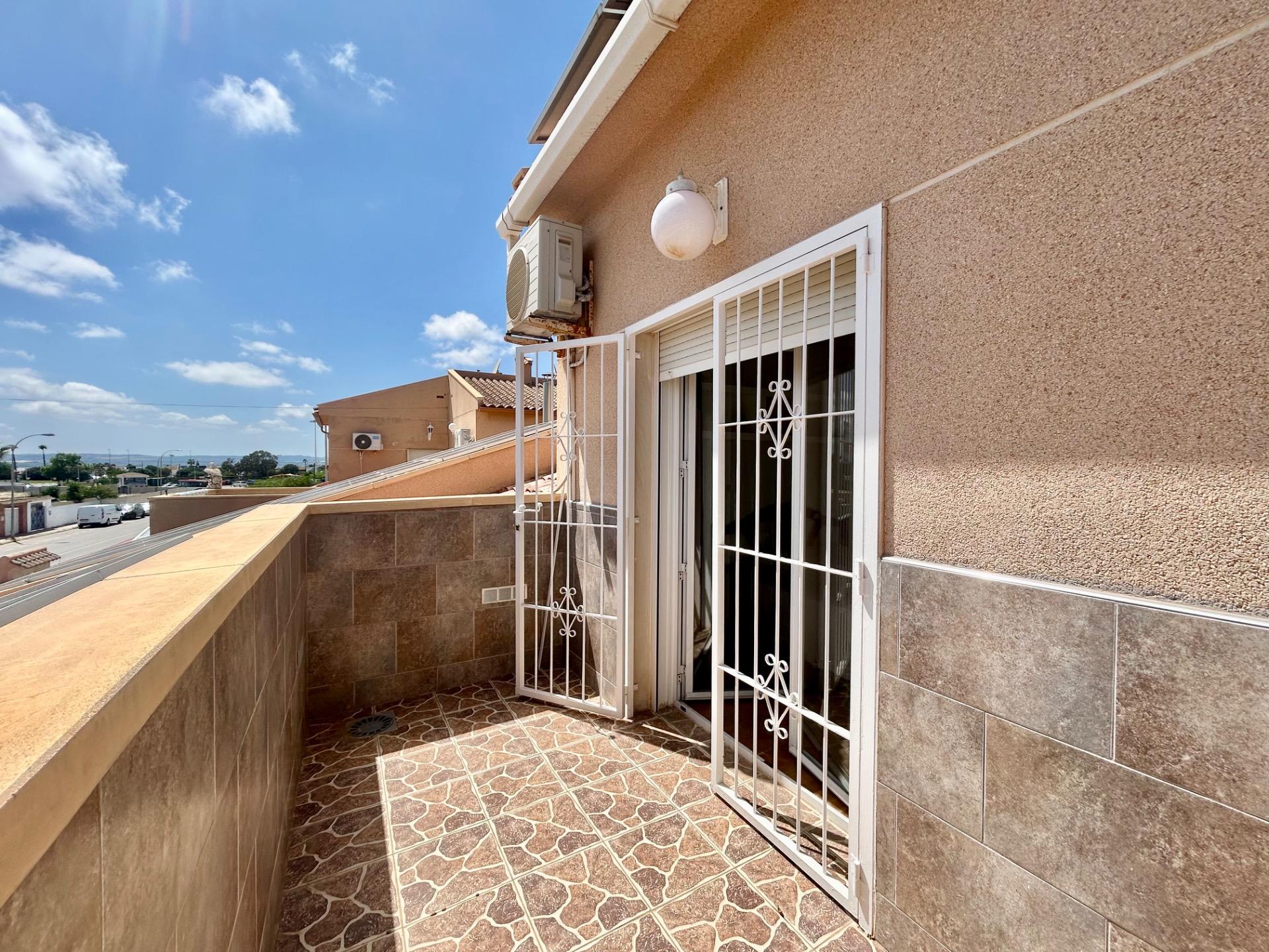 Terrace in villa for sale in Torrevieja
