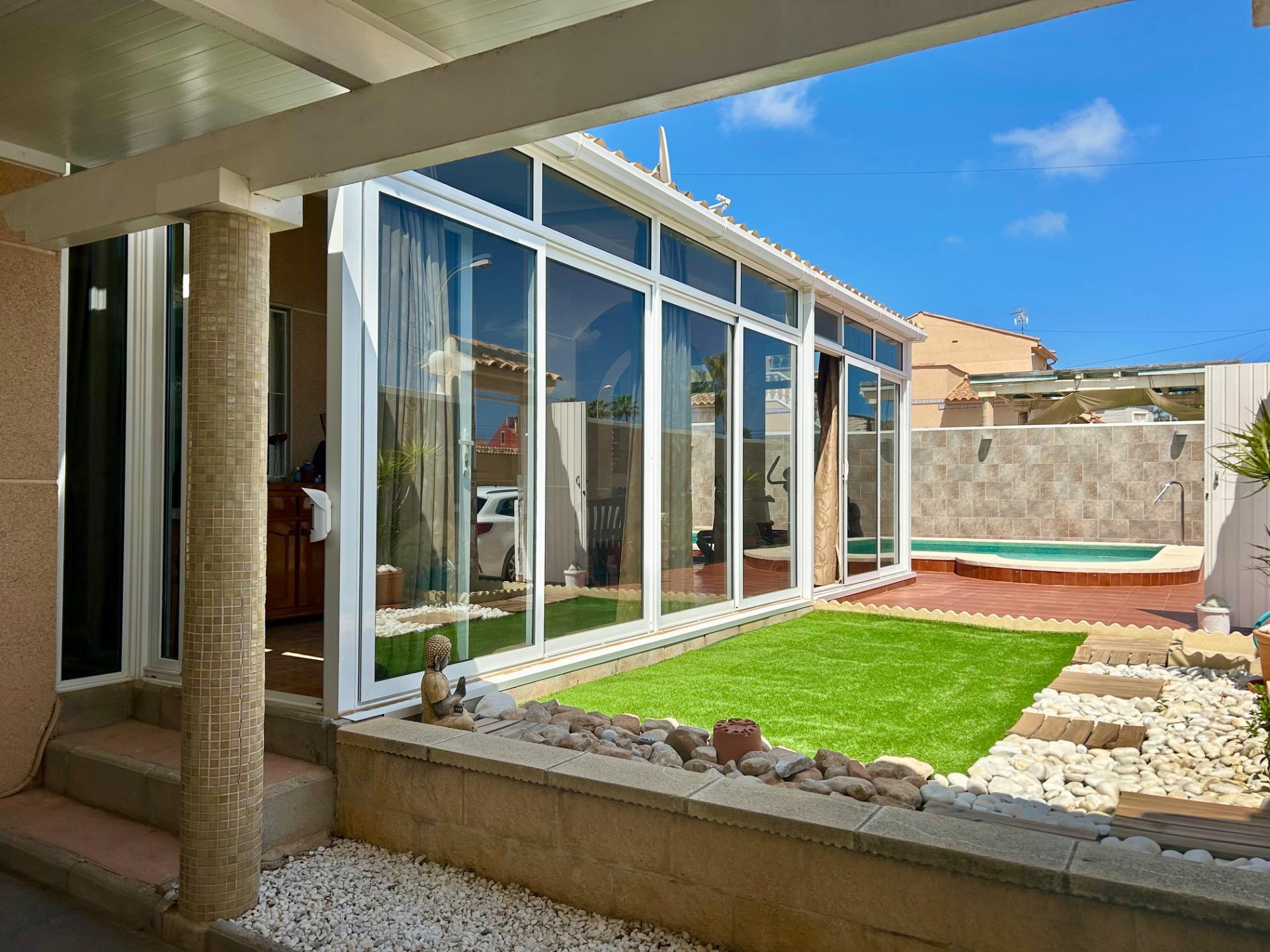 Dining area in villa for sale in Torrevieja