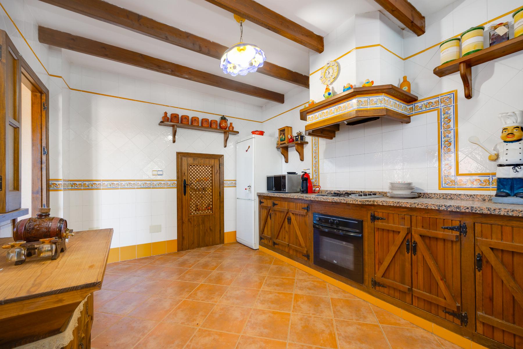 Garden in villa for sale in San Miguel de Salinas