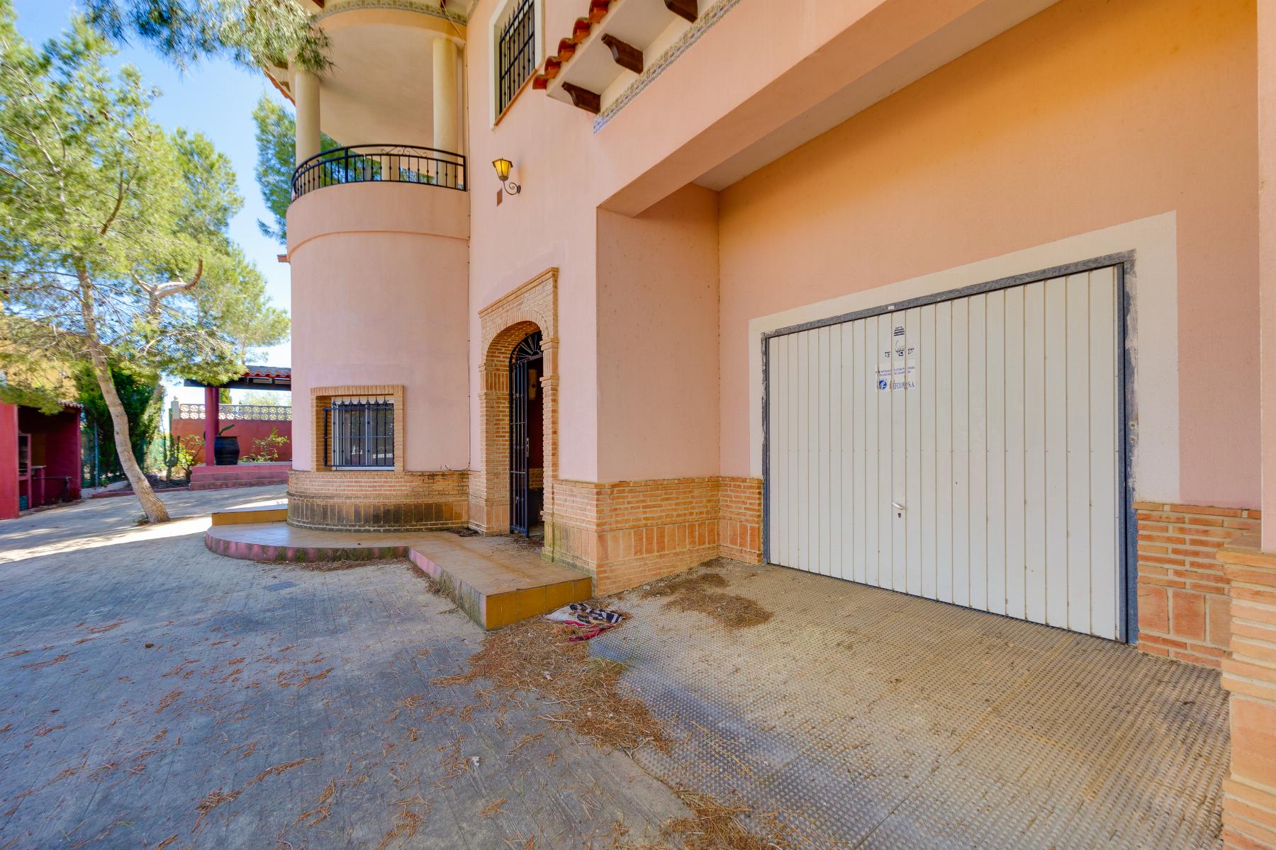 Master bedroom in villa for sale in San Miguel de Salinas