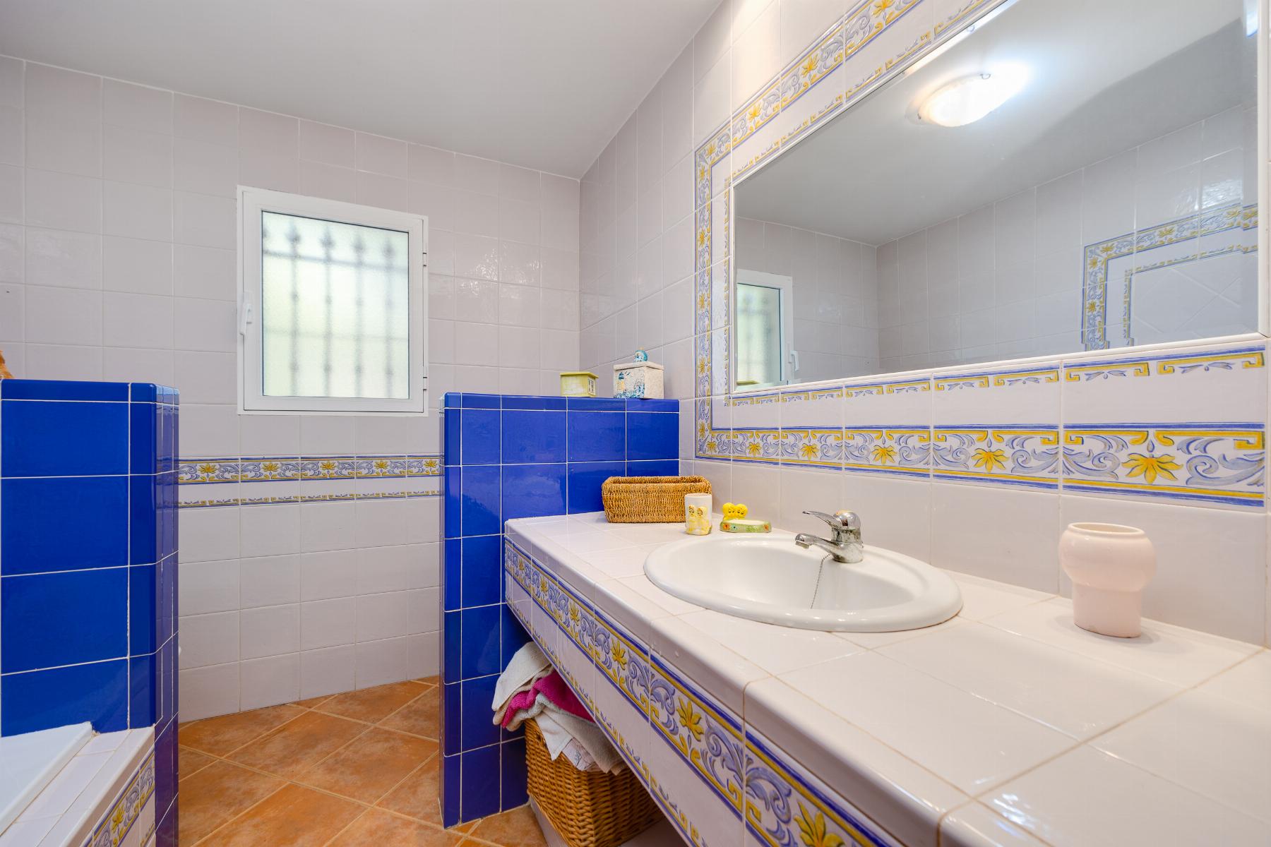 Bedroom in villa for sale in San Miguel de Salinas