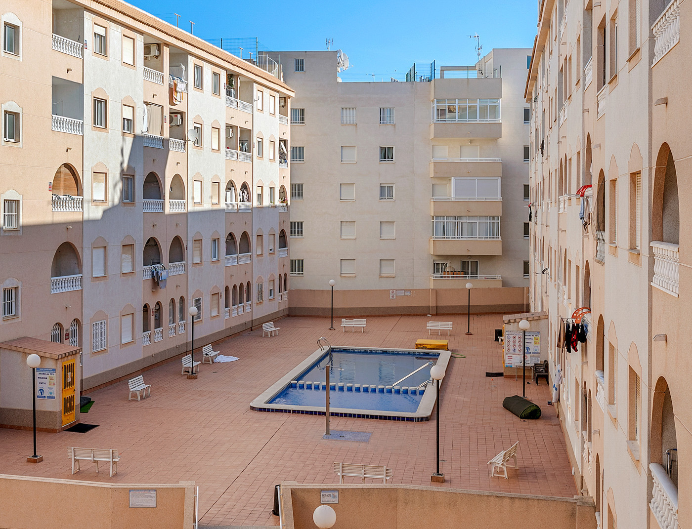 Bedroom in apartment for sale in Torrevieja