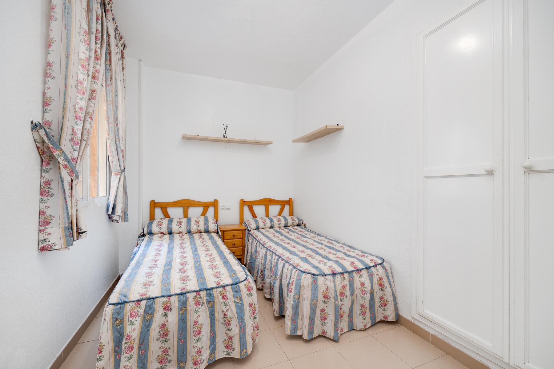 Terrace in bungalow for sale in Torrevieja