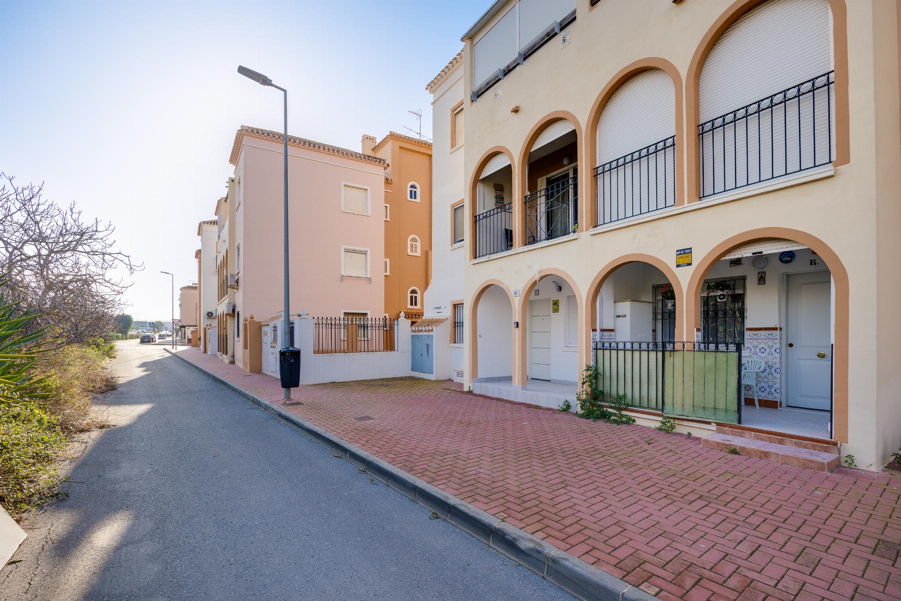 Terrace in bungalow for sale in Torrevieja