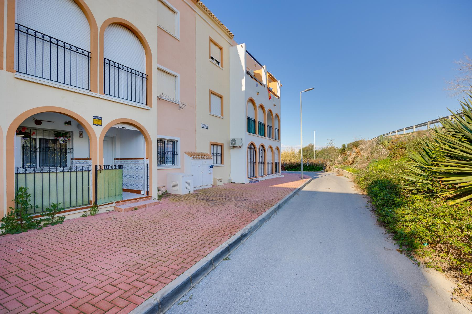 Pool area in bungalow for sale in Torrevieja