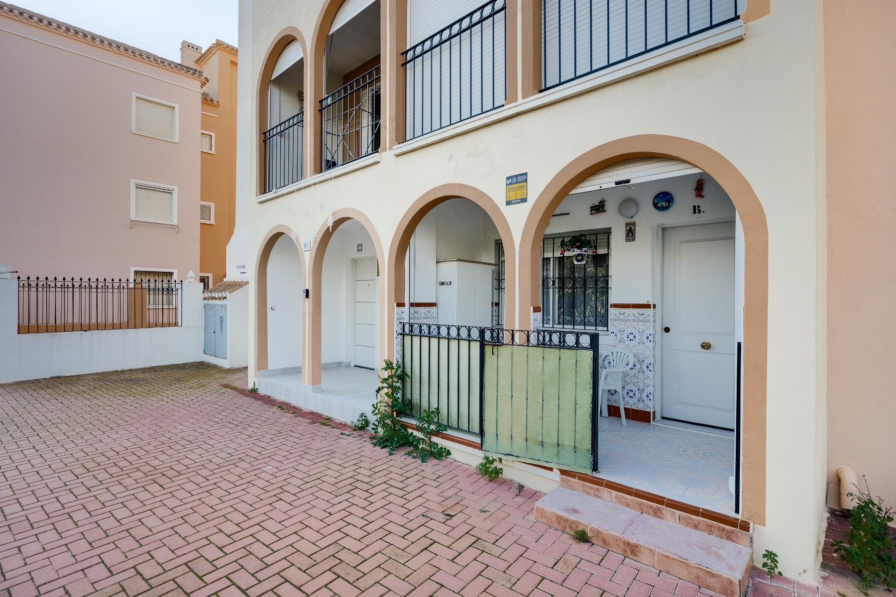 Garden in bungalow for sale in Torrevieja