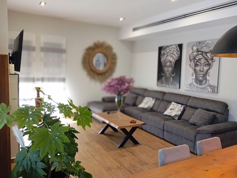 Terrace in villa for sale in Daya Nueva