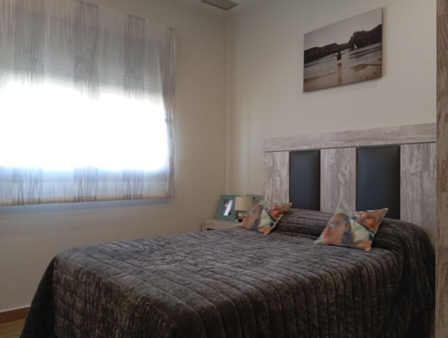 Bedroom in villa for sale in Daya Nueva