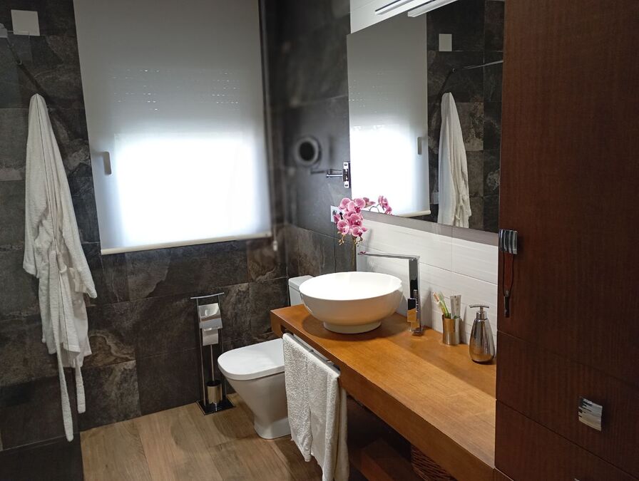 Master bedroom in villa for sale in Daya Nueva