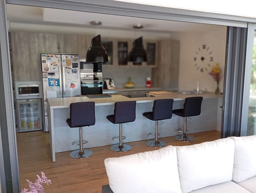 Kitchen in villa for sale in Daya Nueva