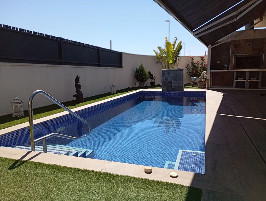 Pool area in villa for sale in Daya Nueva