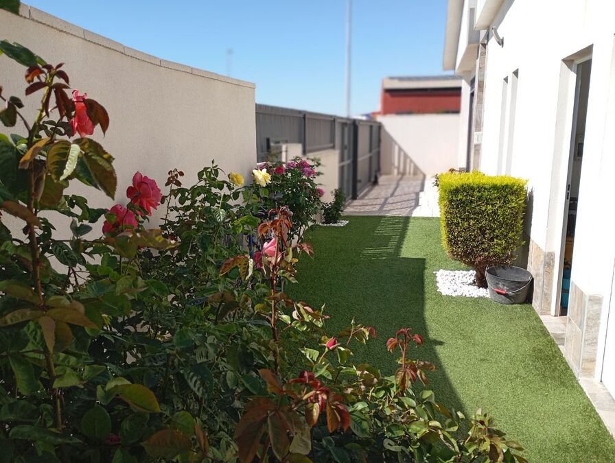 Pool area in villa for sale in Daya Nueva