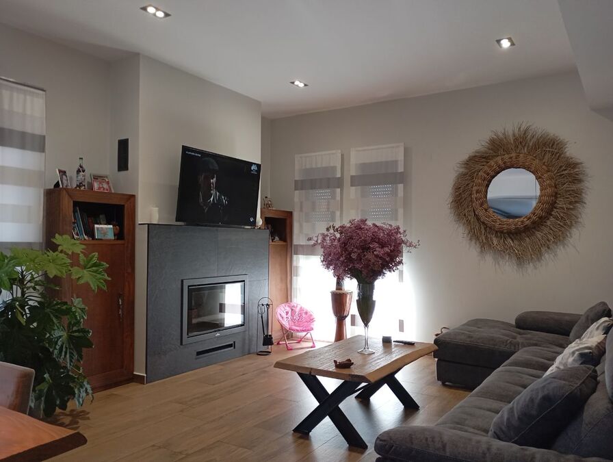 Terrace in villa for sale in Daya Nueva