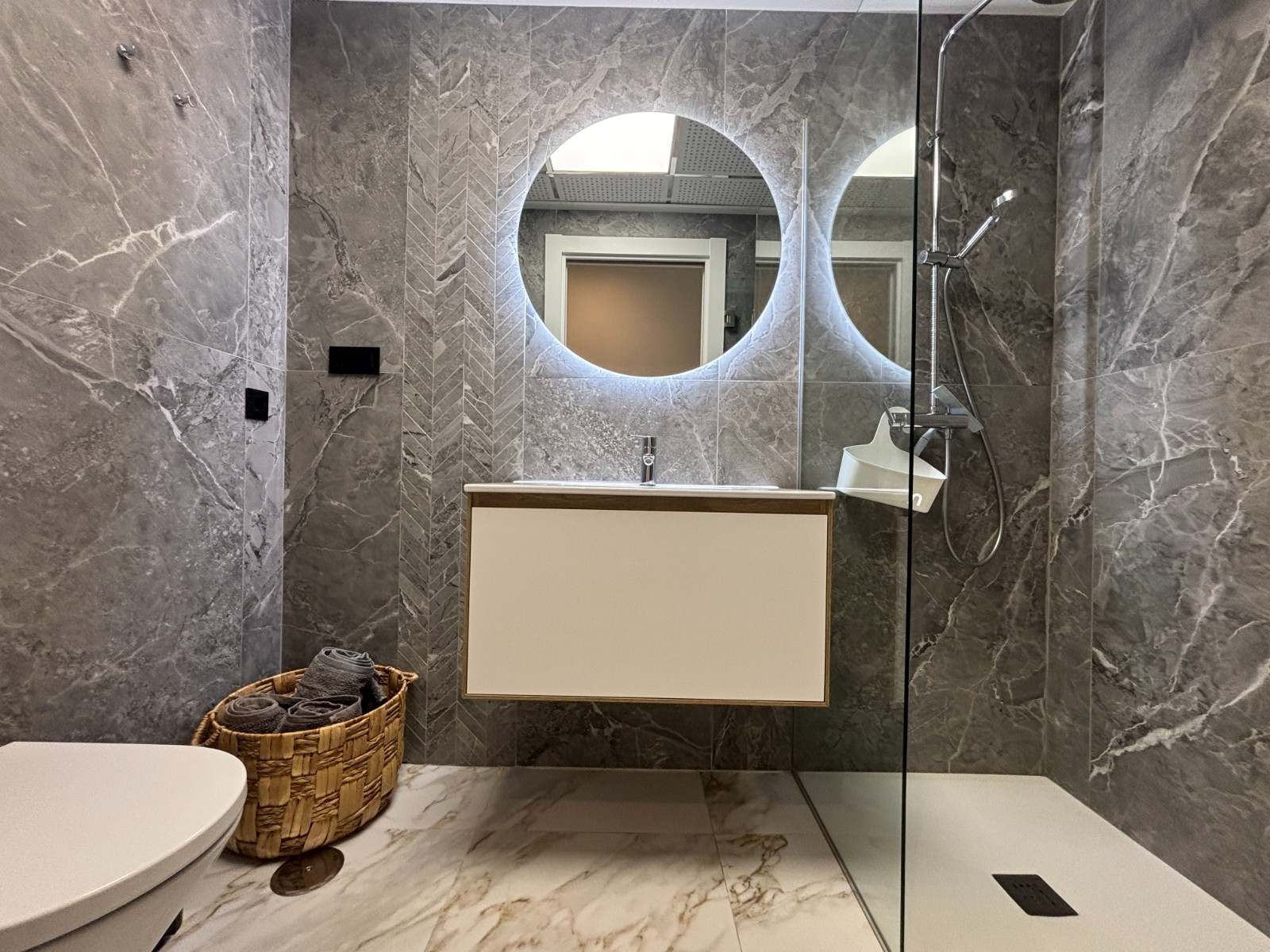 Bedroom in penthouse for sale in Guardamar del Segura