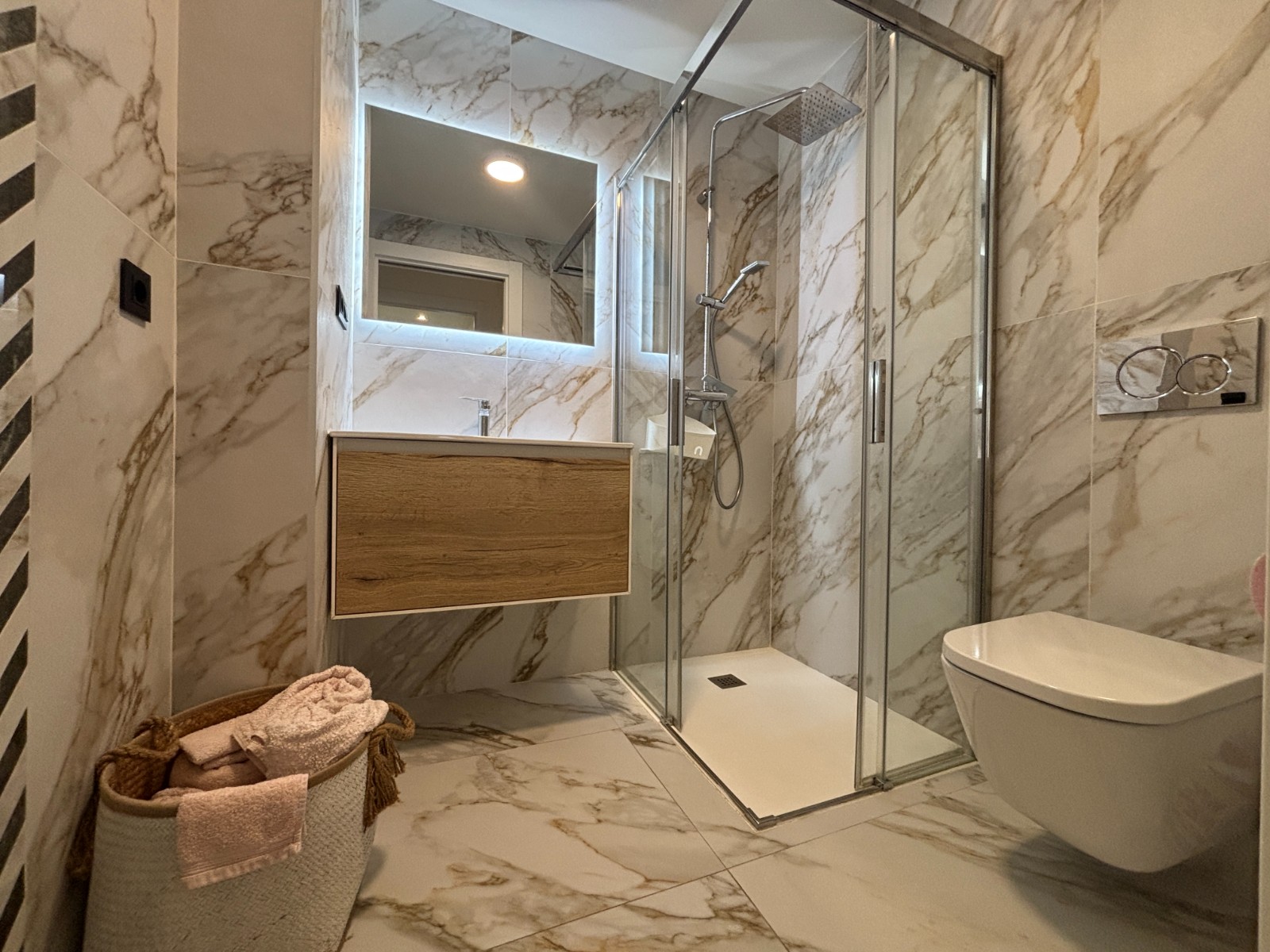 Master bedroom in penthouse for sale in Guardamar del Segura