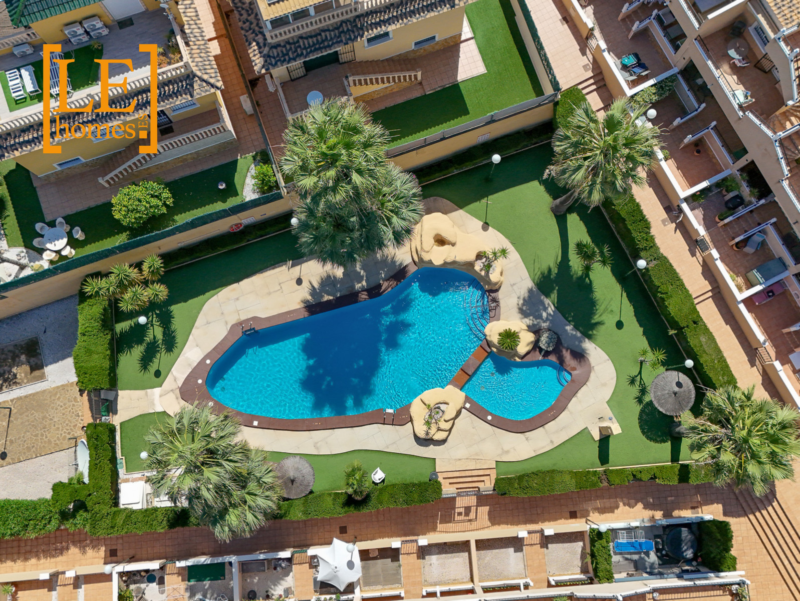 Garden in bungalow for sale in Orihuela Costa