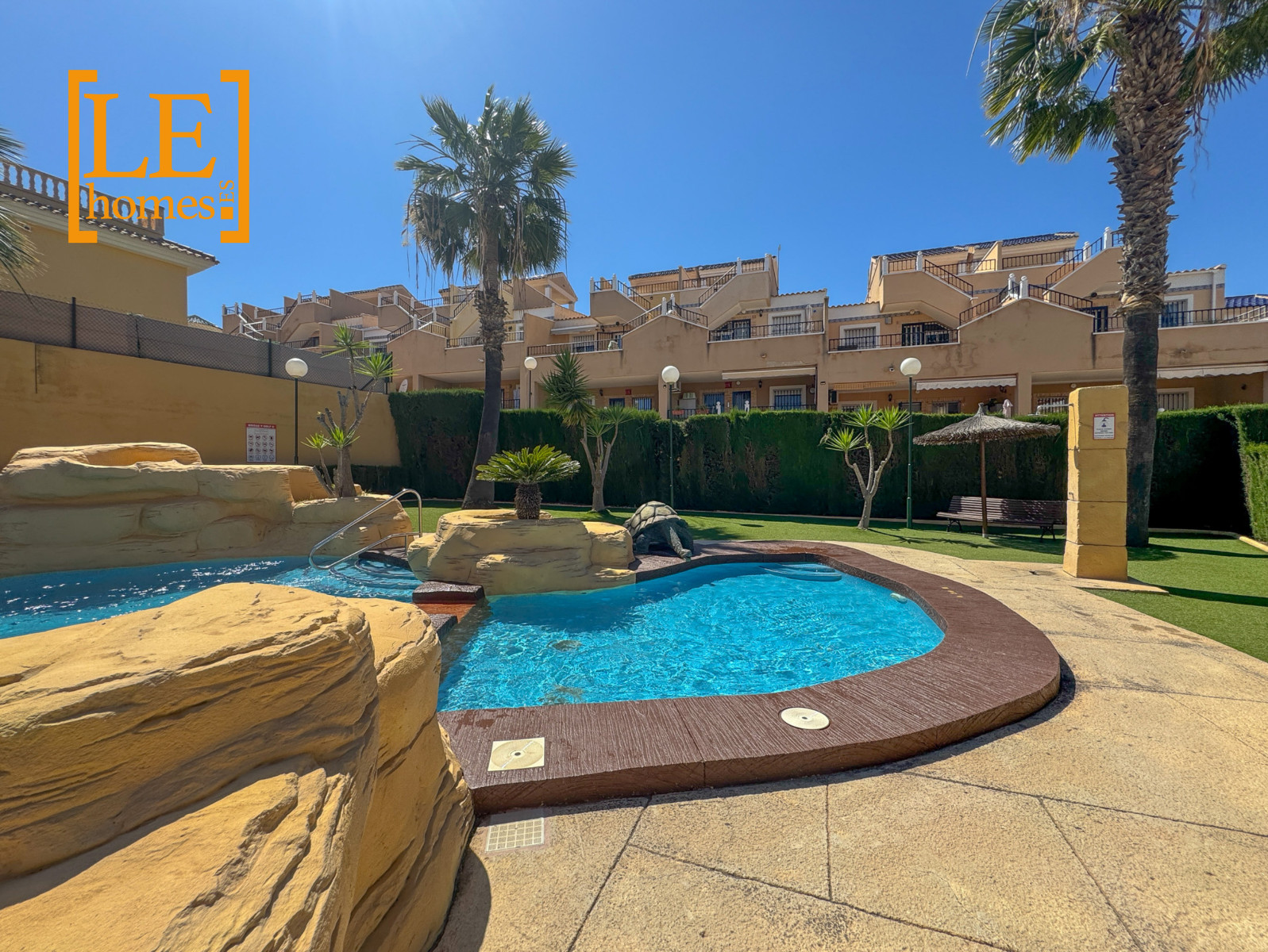Dining area in bungalow for sale in Orihuela Costa