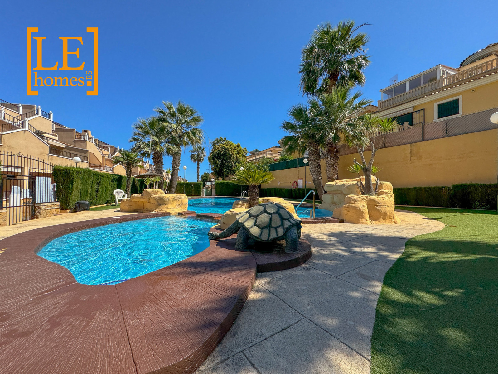 Bedroom in bungalow for sale in Orihuela Costa