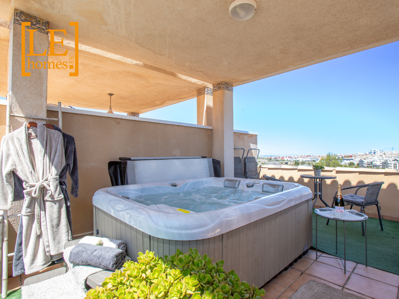 Garden in bungalow for sale in Orihuela Costa