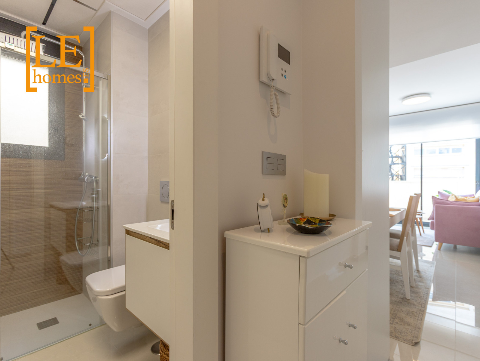 Bedroom in apartment for sale in Torrevieja