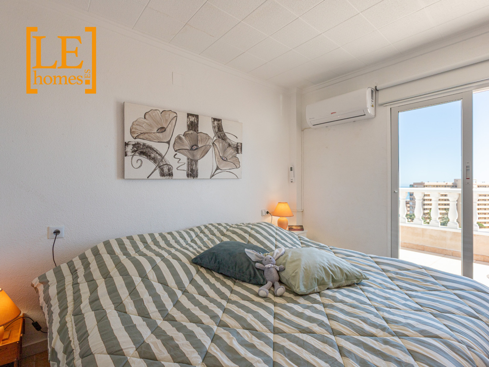 Exterior view in duplex for sale in Torrevieja