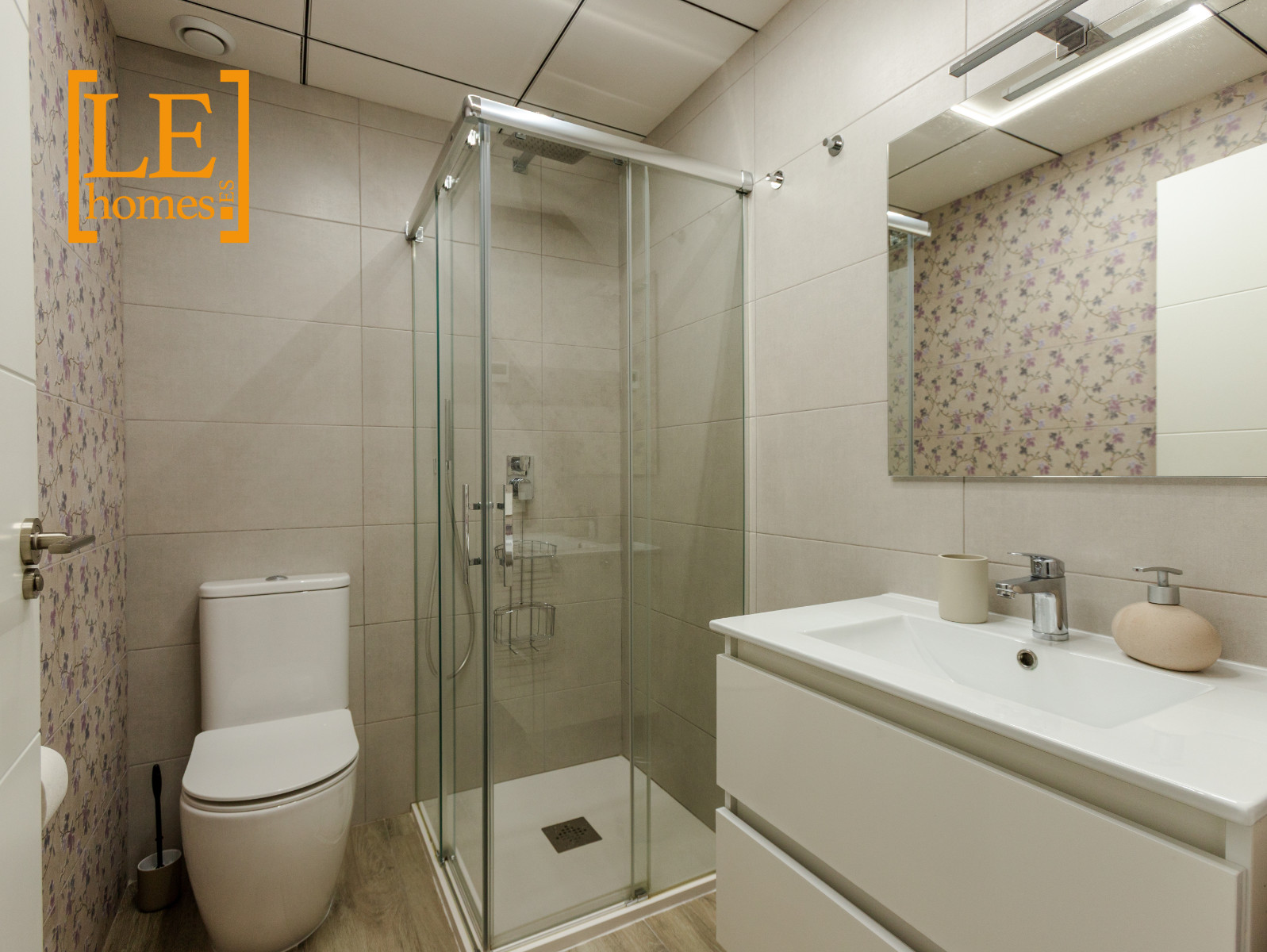 Pool area in apartment for sale in Torrevieja