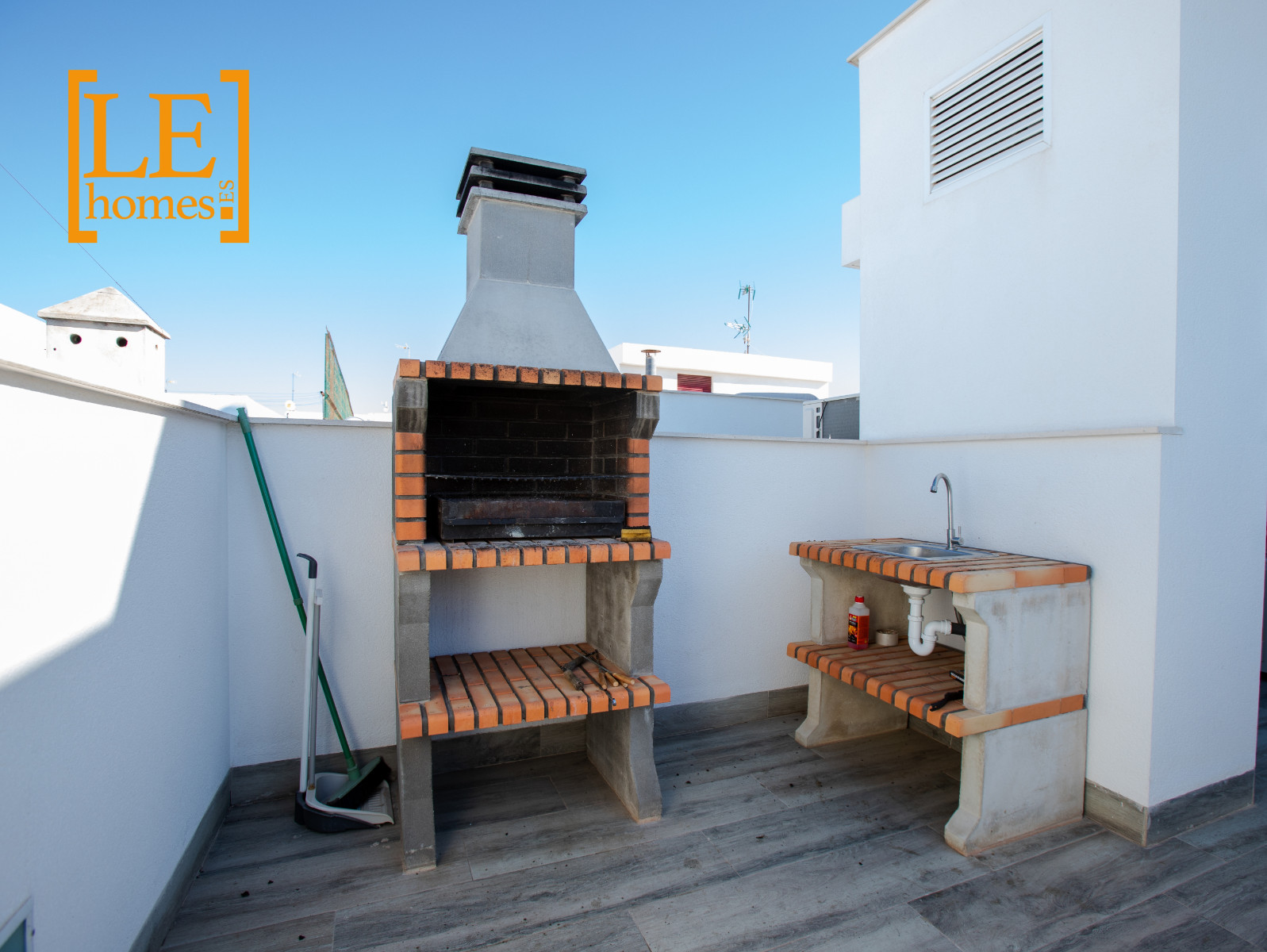 Kitchen in apartment for sale in Torrevieja