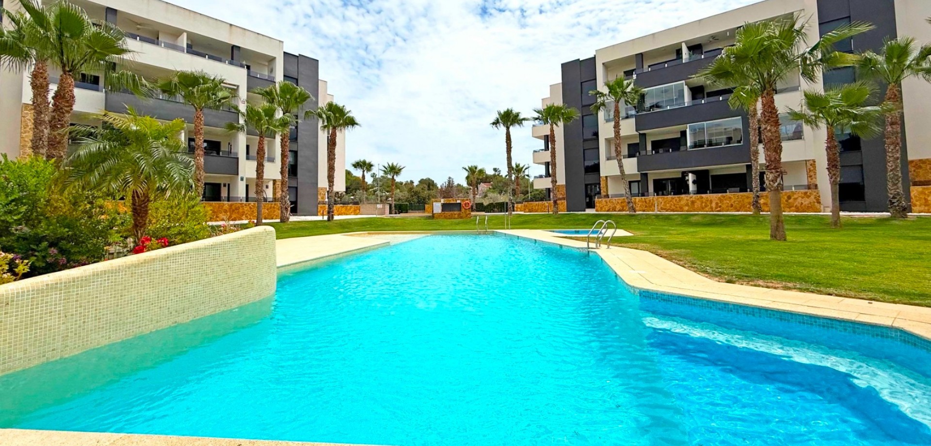 Master bedroom in apartment for sale in Orihuela Costa