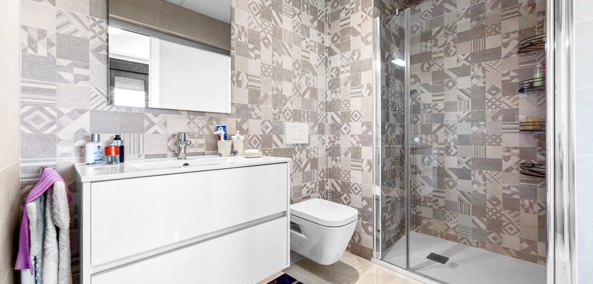 Bedroom in apartment for sale in Orihuela Costa