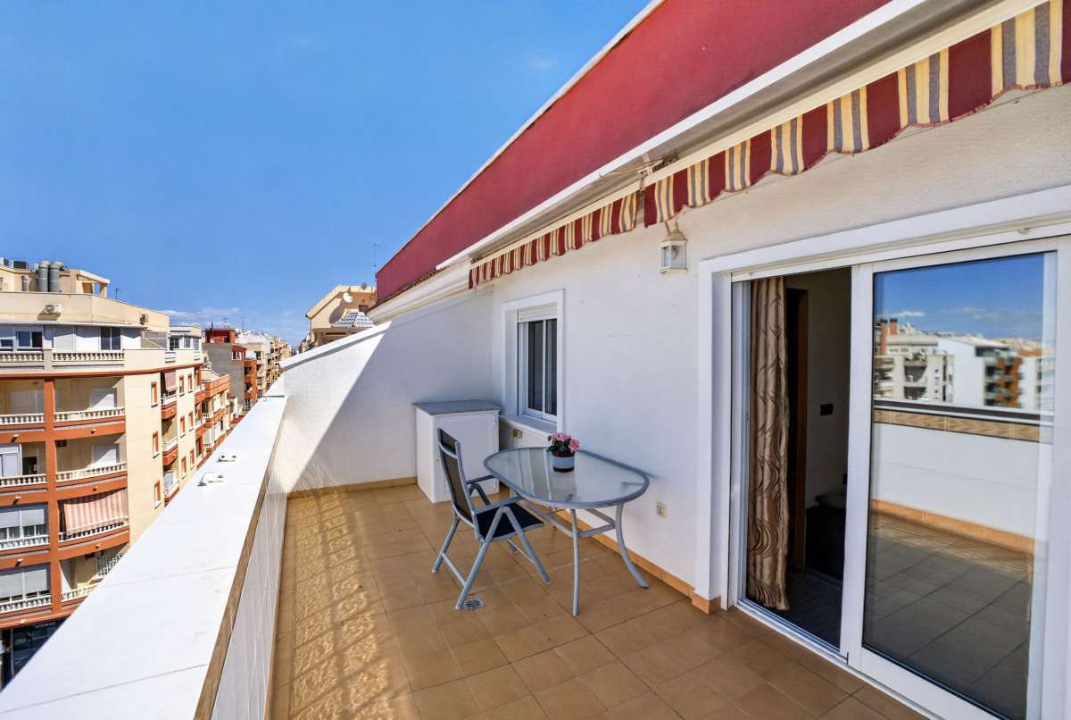 Living room in apartment for sale in Torrevieja